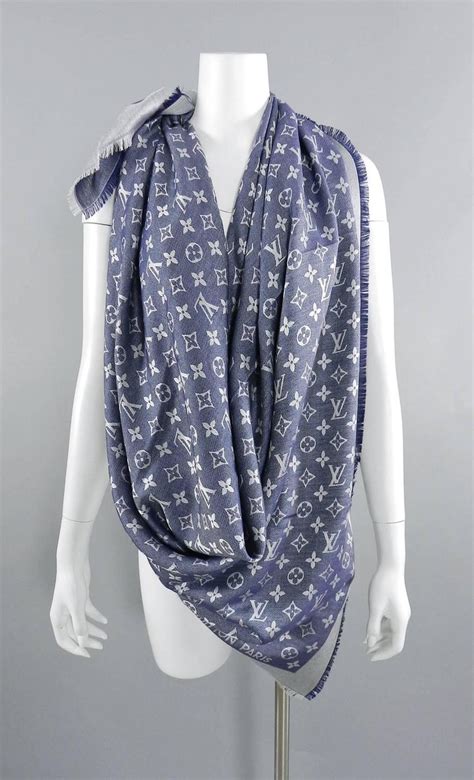 louis vuitton sjaal licht blauw bloknes|louis vuitton denim shawl.